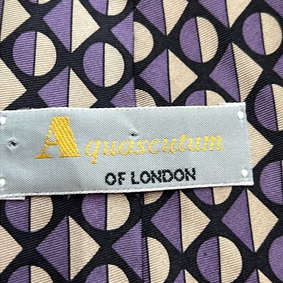 Aquascutum of London Men's 100% Silk Classic Tie - Picture 4 of 8